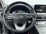 Hyundai Kona Electric EV Premium 64 kWh | SOH 95.2% | Trekhaak fietsendrager | Stoelverwarming & verkoeling | Achteruitrij camera |