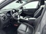 Hyundai Kona Electric EV Premium 64 kWh | SOH 95.2% | Trekhaak fietsendrager | Stoelverwarming & verkoeling | Achteruitrij camera |