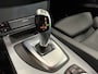 BMW 5-Serie Touring 520i High Exe aut. UNIEK 124DKM!!/PLATINGRAU/TREKHAAK/ZWART LEER COMFORT-SPORT+MEMORY//BI-XENON/NAVI PROF/ECC/CRUISE/STOELVERW/UNIEKE AUTO/1E EIGENAAR/YOUNGTIMER