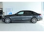 Mercedes-Benz C-klasse 300 AMG Line ''OP AFSPRAAK'' | Cruise Control | Trekhaak | Stoelverwarming | Navi | Carplay | Sfeerverlichting | 19 Inch | LED | Camera |