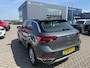 Volkswagen T-Roc 1.5 TSI Style | 150 PK | Automaat | Keyless | Digital Cockpit PRO | Stoelverwarming | Parkeercamera | Art-Velours Stoelen | All Season Banden