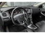 Volvo V40 Cross Country 1.5 T3 Polar+ Luxury | Trekhaak | Lederen Bekleding | Achteruitrijcamera | Parkeersensoren | Cruise Control Adaptief | BLIS | Navigatie | High Performance Audio | LED Koplampen | Elektrisch Verstelbare Stoel | Parkeerverwarming | Panoramadak