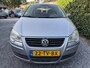 Volkswagen Polo 1.4-16V Optive | Airco | Cruise Control | Elekt. Ramen | Trekhaak | APK tot 16-02-2027!