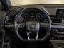 Audi Q5 55 TFSI e quattro Competition 367pk / Panorama dak / Adaptieve cruise control / Stoelverwarming / Dodehoekdetectie / Achtertuitrijcamera / Apple carplay /