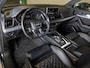 Audi Q5 55 TFSI e quattro Competition 367pk / Panorama dak / Adaptieve cruise control / Stoelverwarming / Dodehoekdetectie / Achtertuitrijcamera / Apple carplay /
