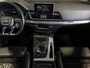 Audi Q5 55 TFSI e quattro Competition 367pk / Panorama dak / Adaptieve cruise control / Stoelverwarming / Dodehoekdetectie / Achtertuitrijcamera / Apple carplay /