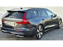 Volvo V60 2.0 T8 Phev AWD Plus Dark 19” Wielen - Panoramadak - Lighting – Harman Kardon Audio - 360 Camera -RA00 Interieur vol leder – voorruit verwarming - Achterbank verwarming - Memory stoelen