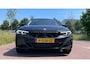 BMW 3-Serie Touring 318i Facelift model | Sportstoelen | 19 Inch | NL-Auto |