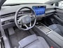 Volkswagen ID.7 Tourer Pro 77 kWh | Pano Dak | Trekhaak | 360 Camera | Head-up Display | Warmtepomp | Side Assist | ACC | Elek. Stoelen | Elek. Achterklep | Stuur-/Stoelverwarming | 19'' |