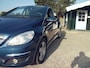 Mercedes-Benz B-klasse 170 Automaat - Airco ***WEGENS DE EXTREME WARMTE ZIJN WIJ VRIJDAG 26 JUNI VANAF 13:00 UUR GESLOTEN! ZATERDAG WEER GEOPEND VAN 09:00- TOT 15:00 UUR.***