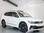 Volkswagen Tiguan Allspace 1.5 TSI Highline R-line Blackstyle 7-Persoons Panoramadak, 20'' Inch, Mooie en nette auto!
