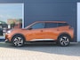 Peugeot e-2008 EV Allure Pack 50 kWh 1e Eigenaar | Camera | LED | Stoelverwarming | Navigatie 3D | 17" LMV | Apple Carplay & Android Auto