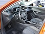 Peugeot e-2008 EV Allure Pack 50 kWh 1e Eigenaar | Camera | LED | Stoelverwarming | Navigatie 3D | 17" LMV | Apple Carplay & Android Auto
