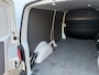 Volkswagen e-Transporter 113PK 37,3kWh L2H1 Elektrisch! 138KM WLTP Trekhaak Carplay Airco Stoelverwarming Parkeersensoren Transporter