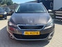 Peugeot 308 SW 1.2 PureTech Blue Lease Premium | trekhaak | cruise | clima | panoramadak | nw apk | nette auto | boekjes aanwezig
