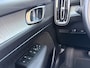 Volvo XC40 1.5 T3 Inscription / Automaat / NL-Auto / Dealer-Onderhouden / Vol-Leder / Open/Panodak / Stoelverwarming / Cruise-Control / Elektr.-Wegklapbare Trekhaak / Climate-Control / Standkachel / Digitaal-Dashboard / Keyless / LED / DAB / Navi / Apple-Carplay & Android-Auto / PDC-Achter met Camera / 19'' LMV / All-Season / ENZ.