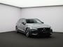 Volvo V60 2.0 B4 R-Design / Trekhaak / Stoelverwarming / Elektr. stoelverstelling bestuurder / Achteruitrijcamera / Keyless / BLIS