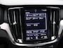 Volvo V60 2.0 B4 R-Design / Trekhaak / Stoelverwarming / Elektr. stoelverstelling bestuurder / Achteruitrijcamera / Keyless / BLIS