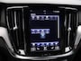 Volvo V60 2.0 B4 R-Design / Trekhaak / Stoelverwarming / Elektr. stoelverstelling bestuurder / Achteruitrijcamera / Keyless / BLIS