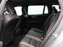 Volvo V60 2.0 B4 R-Design / Trekhaak / Stoelverwarming / Elektr. stoelverstelling bestuurder / Achteruitrijcamera / Keyless / BLIS