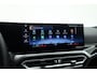 BMW 3-Serie 330e M-Sport | Rijklaar! | Widescreen | ShadowLine | HUD | Dodehoek | Leder | Stuur-Stoelverw. | Nav+App.Connect | Sfeerverl. | Elek. Klep | LED | Rijmodus | Cruise V