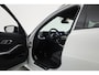 BMW 3-Serie 330e M-Sport | Rijklaar! | Widescreen | ShadowLine | HUD | Dodehoek | Leder | Stuur-Stoelverw. | Nav+App.Connect | Sfeerverl. | Elek. Klep | LED | Rijmodus | Cruise V