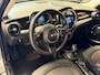 MINI Cooper 5-DEURS 1.5 CLASSIC NAVIGATIE CRUISE CONTROL CLIMATE CONTROL BLUETOOTH TELEFOON APPLE CARPLAY/ANDROID 17" LICHTMETALEN VELGEN PDC ZEER MOOI !!