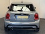MINI Cooper 5-DEURS 1.5 CLASSIC NAVIGATIE CRUISE CONTROL CLIMATE CONTROL BLUETOOTH TELEFOON APPLE CARPLAY/ANDROID 17" LICHTMETALEN VELGEN PDC ZEER MOOI !!