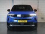 Opel Mokka-e Ultimate 50kWh 136PK | 1ste eigenaar | ACCU 96% | Massagestoel | Winterpakket | LEER/Alcantara | Navigatie | Camera | Dodehoekdetectie | Adaptive Cruise Control | Climate Control | AppleCarplay/AndroidAuto | Isofix | Privacy Glass | Two-Tone |