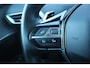 Peugeot 3008 1.2 PureTech Allure AUTOMAAT NAVI CAMERA STOELVERW TREKHAAK CRUISE PDC V+A RIJKLAARPRIJS!!