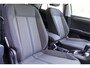 Volkswagen T-Roc 1.5 TSI 150PK! Automaat Style BJ2021 Lmv 17" | Led | Pdc | Afneembare trekhaak | Achteruitrijcamera | App-Connect | Navi | Climate control | Cruise control | Extra getint glas