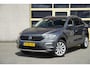 Volkswagen T-Roc 1.5 TSI 150PK! Automaat Style BJ2021 Lmv 17" | Led | Pdc | Afneembare trekhaak | Achteruitrijcamera | App-Connect | Navi | Climate control | Cruise control | Extra getint glas