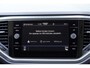 Volkswagen T-Roc 1.5 TSI 150PK! Automaat Style BJ2021 Lmv 17" | Led | Pdc | Afneembare trekhaak | Achteruitrijcamera | App-Connect | Navi | Climate control | Cruise control | Extra getint glas