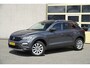 Volkswagen T-Roc 1.5 TSI 150PK! Automaat Style BJ2021 Lmv 17" | Led | Pdc | Afneembare trekhaak | Achteruitrijcamera | App-Connect | Navi | Climate control | Cruise control | Extra getint glas