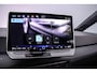 Volkswagen ID.3 Pure Oranje Edition 170pk Automaat Adaptive cruise control, Achteruitrijcamera, Navigatie, LED koplampen, Stuurwiel verwarmd, Parkeersensoren, App connect