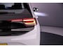 Volkswagen ID.3 Pure Oranje Edition 170pk Automaat Adaptive cruise control, Achteruitrijcamera, Navigatie, LED koplampen, Stuurwiel verwarmd, Parkeersensoren, App connect