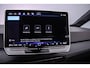 Volkswagen ID.3 Pure Oranje Edition 170pk Automaat Adaptive cruise control, Achteruitrijcamera, Navigatie, LED koplampen, Stuurwiel verwarmd, Parkeersensoren, App connect