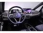 Volkswagen ID.3 Pure Oranje Edition 170pk Automaat Adaptive cruise control, Achteruitrijcamera, Navigatie, LED koplampen, Stuurwiel verwarmd, Parkeersensoren, App connect