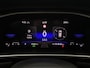 Volkswagen T-Roc 1.5 TSI R-Line Edition Automaat | Wireless CarPlay | Trekhaak | Ergo Active | Navi | Camera | ACC |