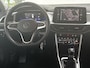 Volkswagen T-Roc 1.0 TSI Life | NAVIGATIE | PARKEERSENSOREN VOOR-EN ACHTER | CLIMATE CONTROL
