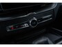 Volvo XC60 T8 Plug-in hybrid AWD Ultra Dark Exec. Ed. | Bowers & Wilkins | Luchtvering | Stoelmassage & Ventilatie | Gelaagd glas | Head-up Display | 22'' |