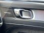 Volvo XC40 B4 Plus Dark | Harman Kardon | Elektrische stoelen met memory | Stoel & Stuurverwarming | Voorruitverwarming |