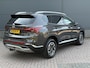 Hyundai Santa Fe 1.6 T-GDI HEV Comfort Smart / Dealer Onderhouden / Trekhaak / 1650 KG Trekgewicht / Stoel Verwarming / Elektrische Stoelen / Achteruitrij Camera / Apple Carplay & Android Auto /