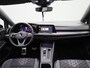 Volkswagen Golf 1.5 eTSI Aut. R-Line | Panoramadak | IQ Light | BlackStyle | Winterpakket | HeadUp Display | 18" Velgen |