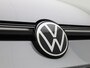 Volkswagen Golf 1.5 eTSI Aut. R-Line | Panoramadak | IQ Light | BlackStyle | Winterpakket | HeadUp Display | 18" Velgen |