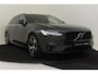 Volvo V90 T6 PLUG-IN HYBRID AWD PLUS DARK *LONG RANGE!* -HARMAN/KARDON|CAMERA|KINDERZITJES|PRIVACY.GLAS|TREKHAAK|WOOL.BLEND|GOOGLE|SoH:100%