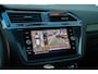 Volkswagen Tiguan 2.0 TSI 4Motion R-LINE | PANORAMADAK | 360 CAMERA | HEAD-UP | SFEERVERLICHTING | STUURVERWARMING | BOMVOLL!!