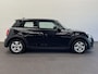 MINI Cooper 1.5 Business Edition 3-D LED Navi 8.8 inch Cruise DAB+ Airco Zwart Dak