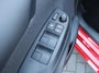 Mazda 2 Hybrid 1.5 Select | Trekhaak | Stuur-/stoelverwarming | Camera | HUD | Inductielader | Dodehoek detectie | Cruise adapt. | Clima | 16" LM |