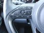 Mazda 2 Hybrid 1.5 Select | Trekhaak | Stuur-/stoelverwarming | Camera | HUD | Inductielader | Dodehoek detectie | Cruise adapt. | Clima | 16" LM |